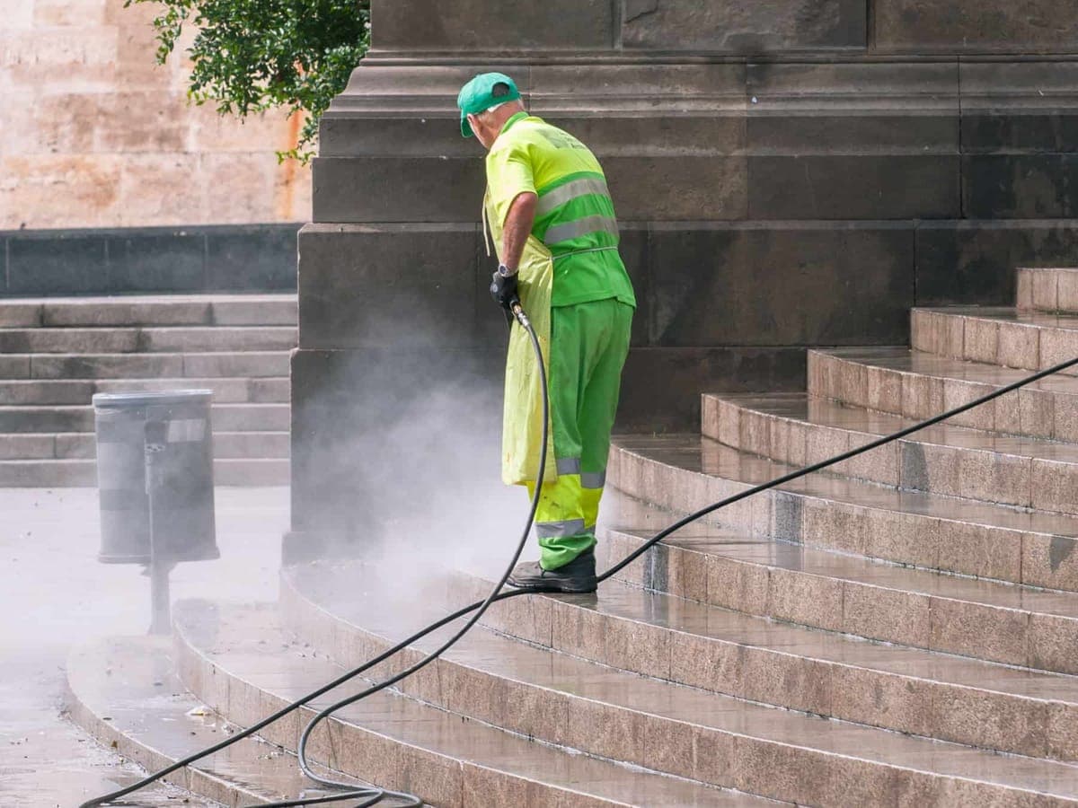 Pressure washers & exterior cleaning — Pressurewasher & Patio